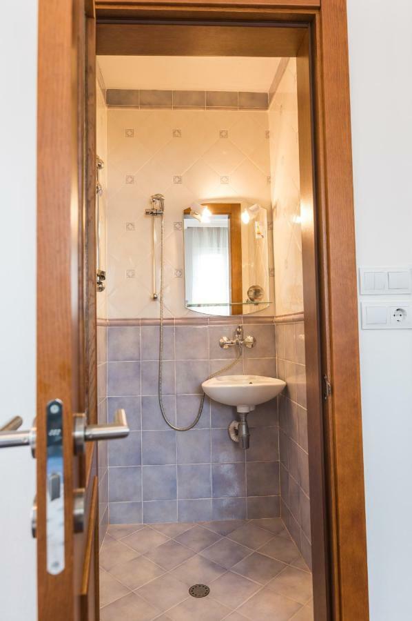 Apartemen 100 m² dengan 2 kamar tidur dan 2 kamar mandi pribadi di Pusat Kota Sofia Bagian luar foto